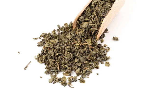 Schwarzpulver Grüner Tee Schaufel Isoliert Auf Weißem Hintergrund — Stockfoto