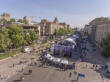 Kiev Khreshchatyk'a Caddesi üzerinde Eurovision Köyü Merkez girişi