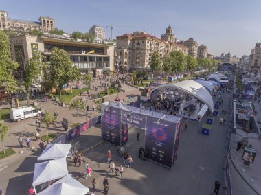Kiev Khreshchatyk'a Caddesi üzerinde Eurovision Köyü Merkez girişi