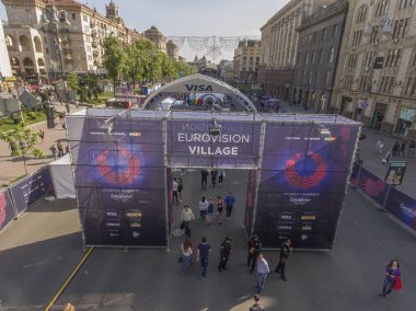 Kiev Khreshchatyk'a Caddesi üzerinde Eurovision Köyü Merkez girişi