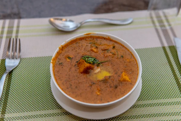 Unt Paneer Curry servit în castron pentru cină — Fotografie, imagine de stoc