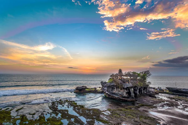 Sunset view of Tanah Lot in Western Bali — Stock Photo, Image