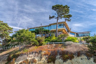 Kaliforniya Rocky Beac 1. Otoyolda.