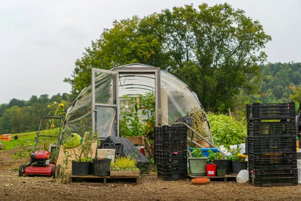 Hoop House e Jardim Suprimentos — Fotografia de Stock