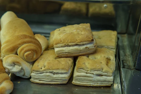 Pasteles plegados que se venden en la tienda — Foto de Stock