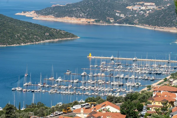 Ciudad mediterránea turca de Kas y montañas —  Fotos de Stock