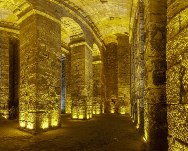 Mardin dışındaki Dera'da Yeraltı Su Sarnıcı, Türkiye