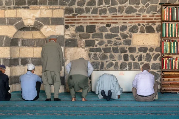 Dentro da Mesquita Ulu em Diyarbakir — Fotografia de Stock