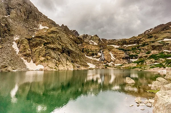 Paisagem Montanha Rochosa Com Lago — Fotografia de Stock