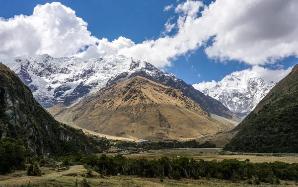 Escursione in montagna Salkantay, Perù — Foto Stock