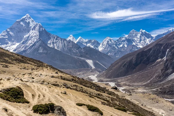 Dingboche to Lobuche, Nepal — стокове фото