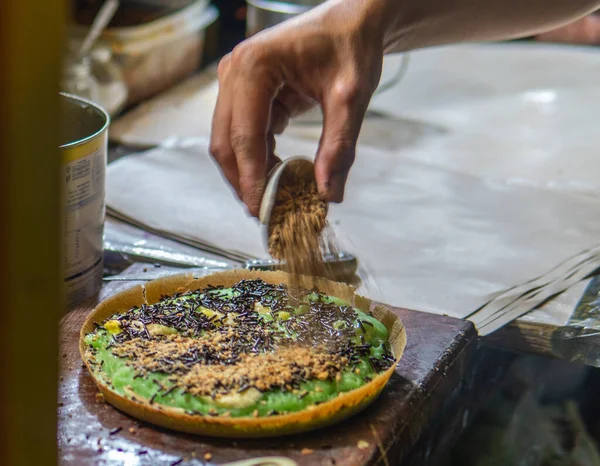인도네시아 불런의 디저트 팬더와 만드는 팬케이크 — 스톡 사진