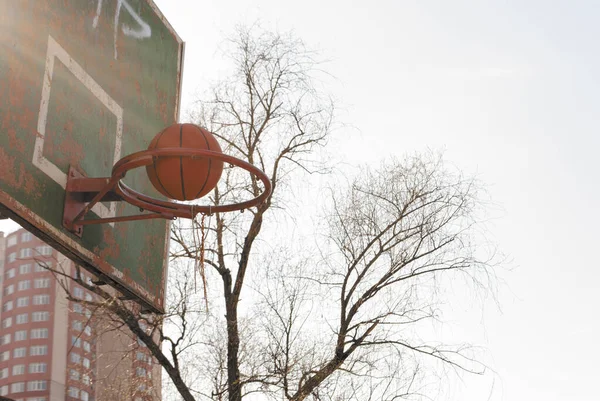 Sokak basketbolu eski tarz.