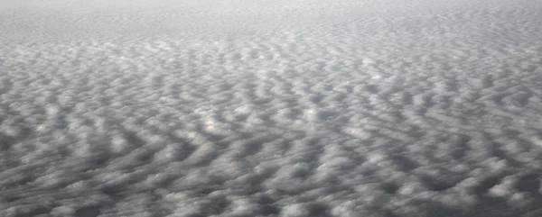 Felhők Repülőgép Ablakán Keresztül — Stock Fotó