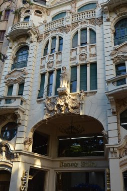 Porto Alegre, Rio Grande do Sul. Brezilya - 20 Aralık 2019: Gümrük meydanındaki Safari Bankası (praca da alfandega)