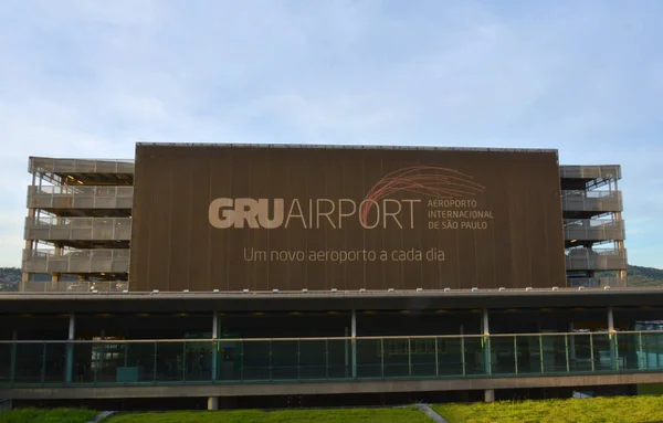 Sao Paulo, Brezilya -21 / 12 / 2019: Sao Paulo, Brezilya 'daki Guarulhos Havaalanı