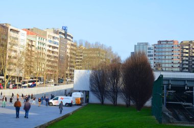 Porto, Portekiz-02 / 02 / 2020: Metro trindade. Trindade İstasyonu, şehrin merkezinde, belediye binasının yanında bulunan Metro do Porto 'nun ana istasyonu.