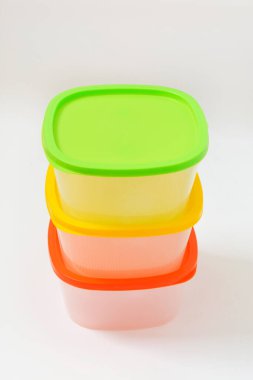 Yiyecek plastik. Plastik ve ekolojinin geri dönüşümü kavramı. Çevre kavramı.