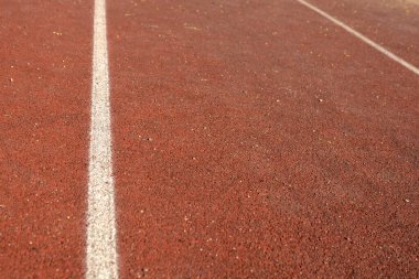 Koşu bandında lastik var. Spor. Sağlıklı yaşam tarzı