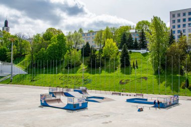 Vitebsk, Belarus - 14 Mayıs 2020: Popüler Slav Pazarı festivali için geleneksel amfitiyatro amfitiyatrosu manzarası platformu