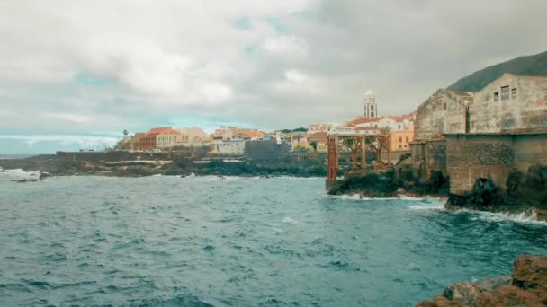 Antiguo muelle de carga de Garachico, pueblo en el norte de Tenerife. El concepto de turismo y viajes, Islas Canarias España — Vídeos de Stock