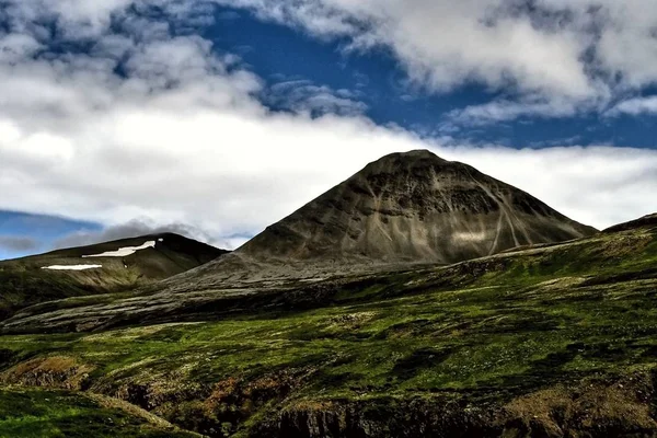 아이슬란드 Vulcans, 온천, 얼음, 폭포, 무언의 날씨, 담배, 빙하, 강한 강, 아름 다운 화려한 야생의 자연, 초 호, 놀라운 동물, 오로라, 용암, 툰드라, 간헐천의 국가 — 스톡 사진