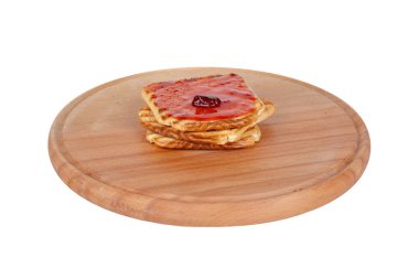 Reçelli ekmek ahşap tahta üzerinde yanmış