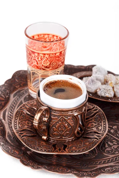 Tasse türkischen Kaffee und Köstlichkeiten — Stockfoto