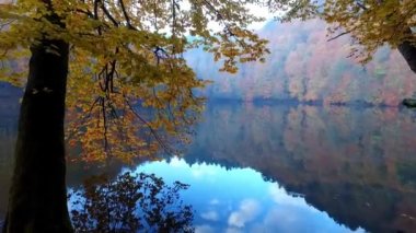 Lake Yedigoller yansıması ile