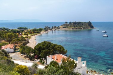 Kasaba görünümünde deniz manzarası