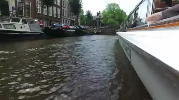 Paseos en velero en Amsterdam — Vídeo de stock