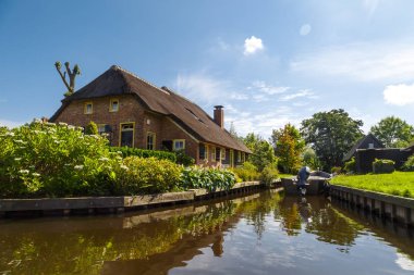 Giethoorn Köyü Kanallar