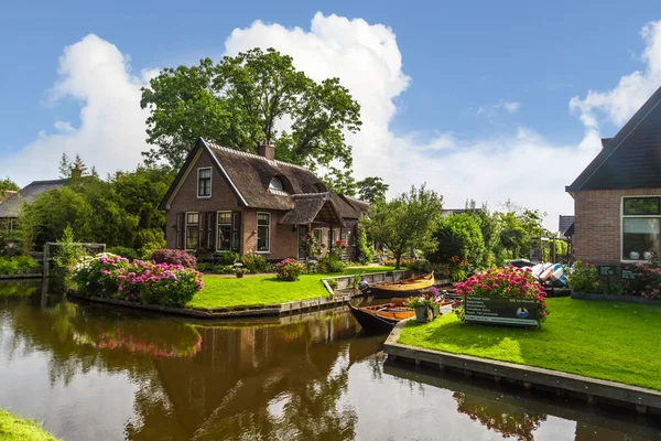 Dorp rond grachten — Stockfoto