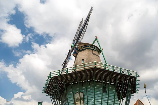 Moinhos de vento em Zaanse Schans — Fotografia de Stock