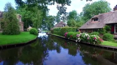 Giethoorn Köyü Kanallar