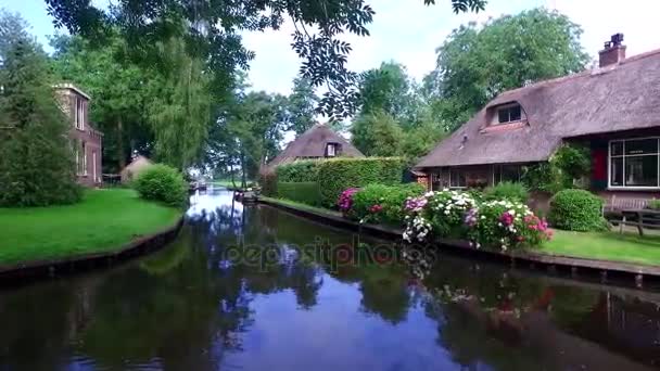 Κανάλια χωριό Giethoorn — Αρχείο Βίντεο