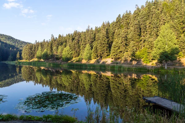 Akgol Jezioro Reflection — Zdjęcie stockowe