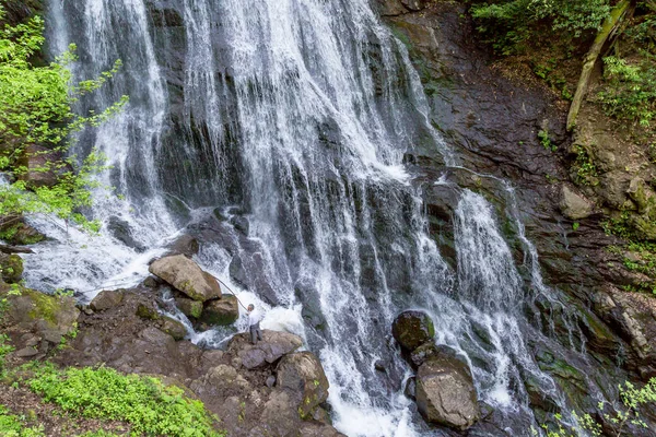 ブクブクというを発する岩自然公園の滝 — ストック写真