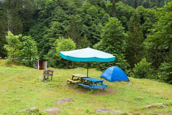 Camping en Camlihemsin — Foto de Stock