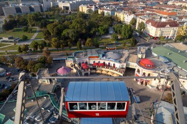 Dönme dolap Prater Parkı içinde Avrupa'nın görünümünden