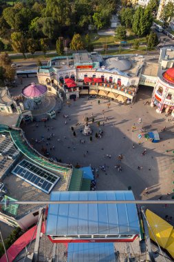 Dönme dolap Prater Parkı içinde Avrupa'nın görünümünden