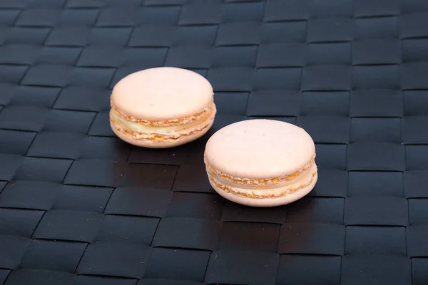 Leckere und leckere bunte Macarons — Stockfoto