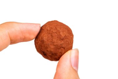 Sütlü çikolata topu yandan