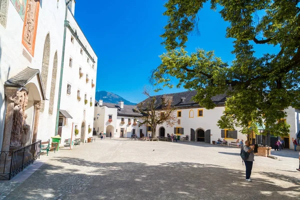 Yard View tarihsel Hohensalzburg Kalesi — Stok fotoğraf