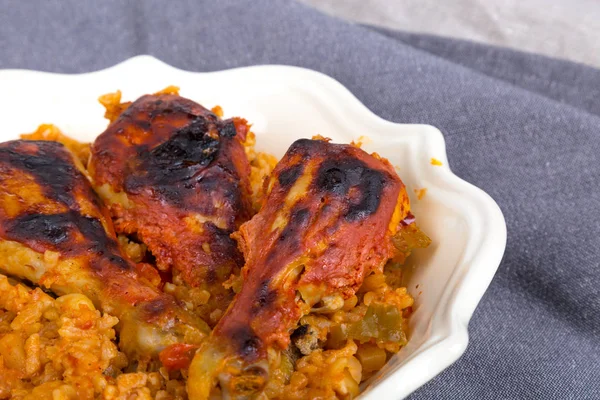 Bulgur Pilaf with Grilled Chicken — Stock Photo, Image