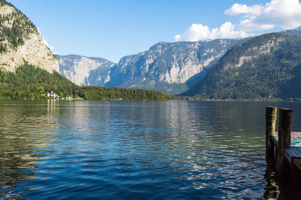 Lake Hallstatt with High Alp Mountains — Stock Photo, Image