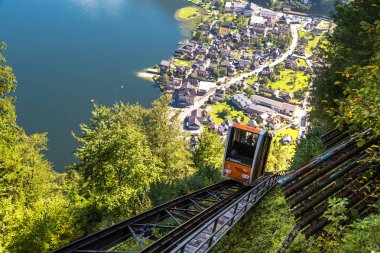 Hallstatt arasında kablo demiryolu ve Salzberg tepe