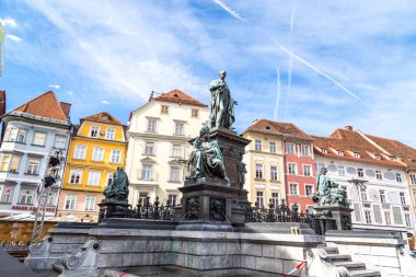 Hauptplatz Meydanı Graz