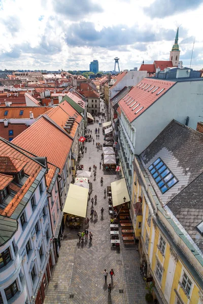 Panoramiczny pejzaż Zobacz stare miasto w Bratysławie — Zdjęcie stockowe