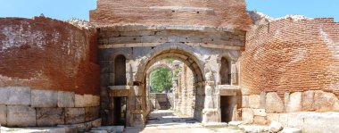 Tarihsel taş duvarlar ve kapılar Iznik Bursa